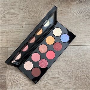 PAT McGRATH LABS 
Mothership IX Eyeshadow Palette: Huetopian Dream